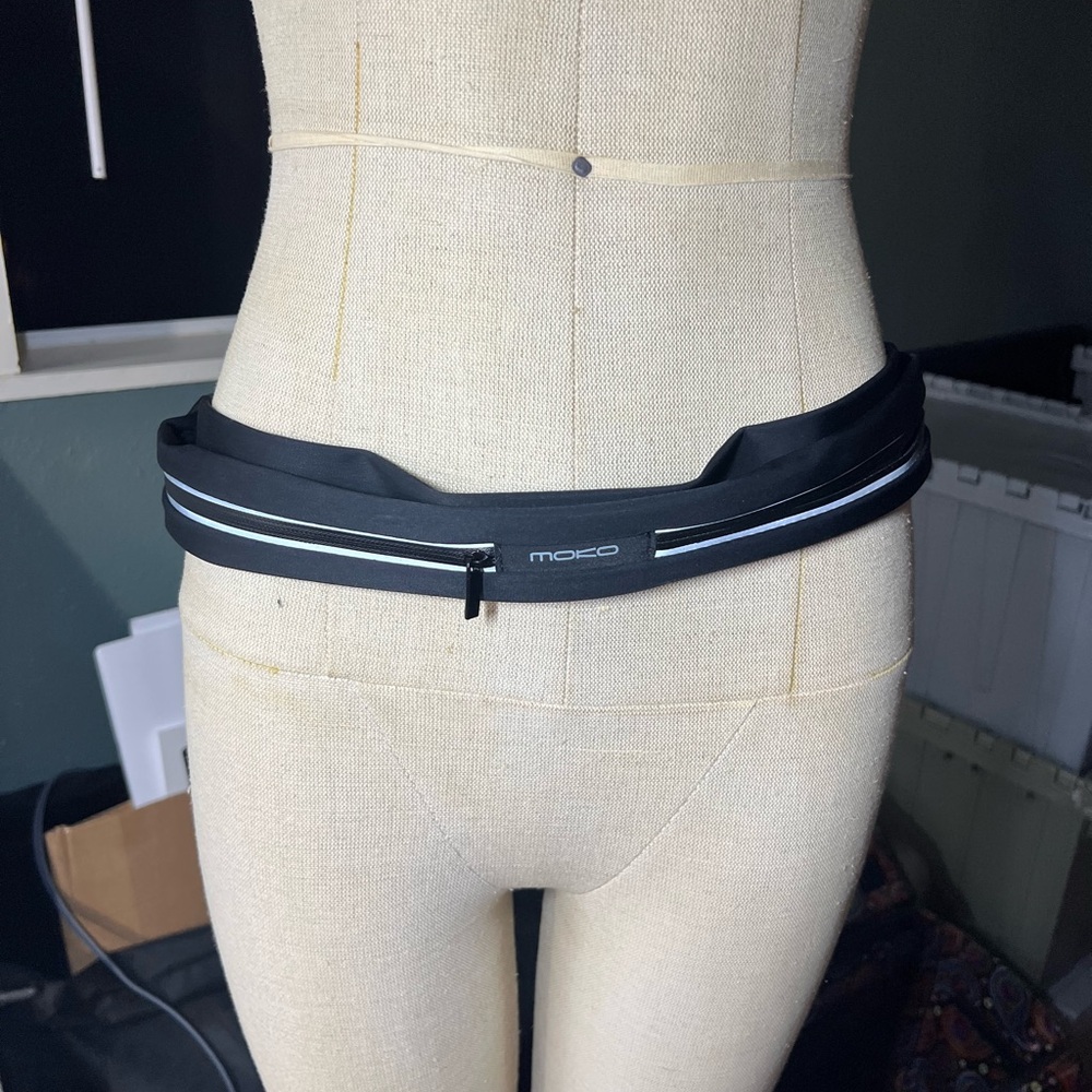 Waist Pack Running Belt for Men & Women Water-Resistant Reflective Fanny Pack